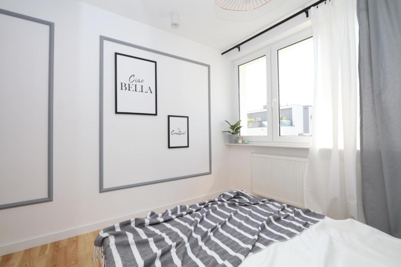 Romaszewskiego Zoliborz Bedroom Pokoj Metro Warsaw Exterior photo